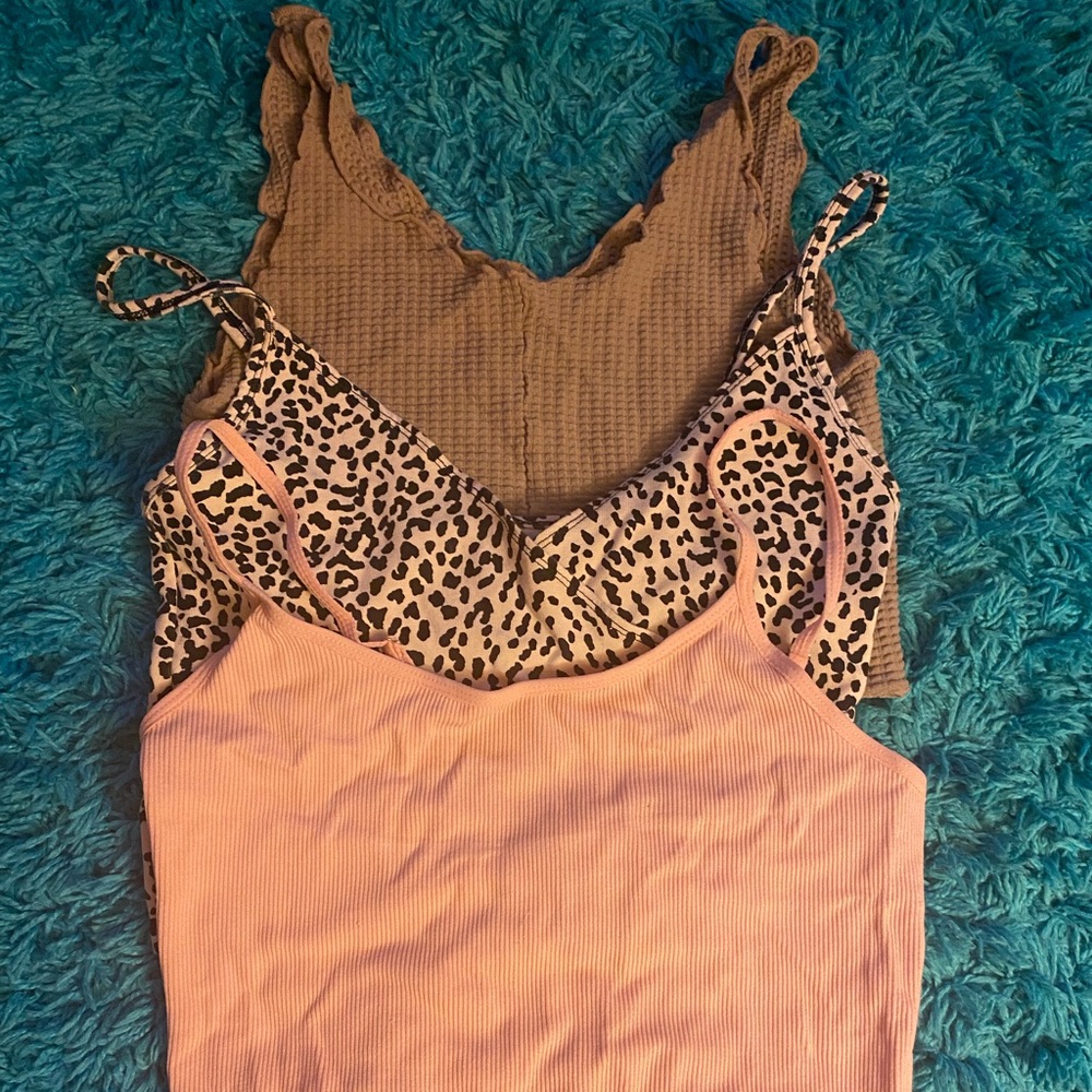 3 Pack Assorted Tank Tops// All Size Small